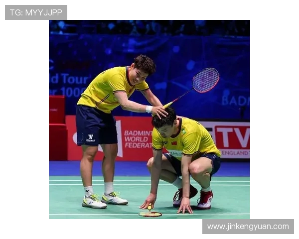 重庆羽毛球队与南京羽毛球队赛后复盘分析比赛经验与战术调整探讨