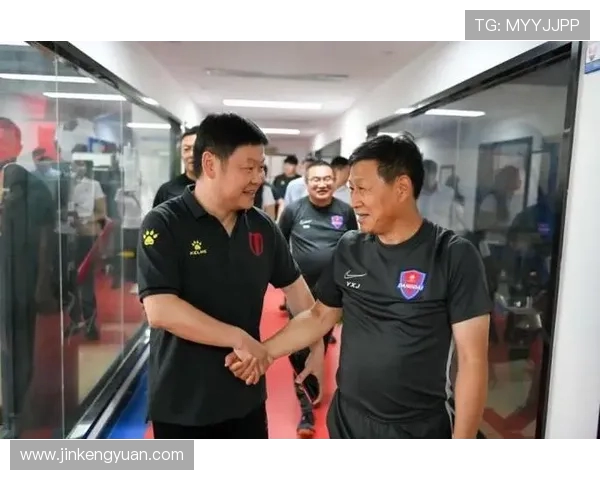 成都篮球队耐力分析与训练策略探讨助力球队提升竞技水平