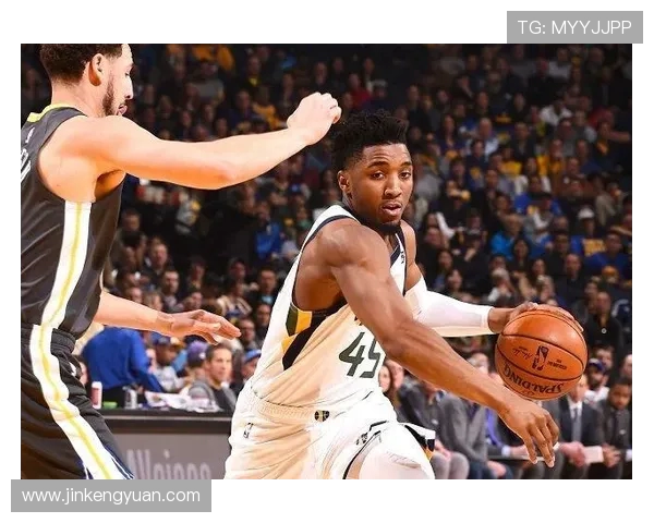 杭州篮球队灵活性变革引发热议探索新战术与团队协作的未来发展方向